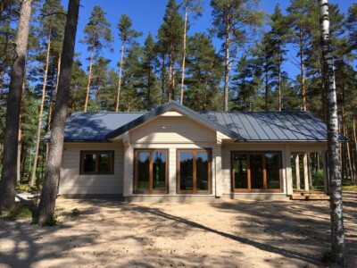 Palkmaja KWT 89 näidisprojekti eestvaade