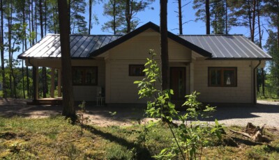 Palkmaja Kullimännikul